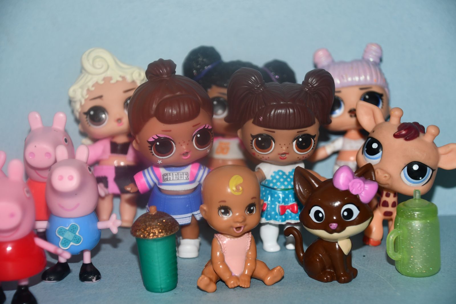 LARGE LOT LOL DOLLS & PEPPA PIG FIGURES ~ CLEAN ~ ALL FOR $5