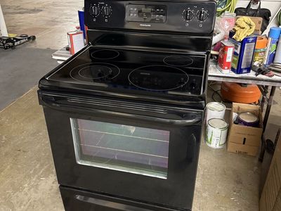 Black Frigidaire Range