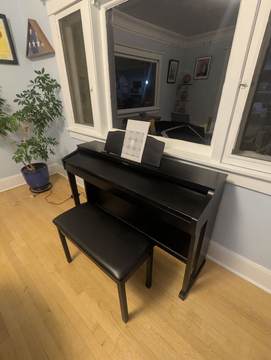 Roland HP504 Digital Piano w/ Bench - 2018 Model, Fully Serviced, Excellent Condition