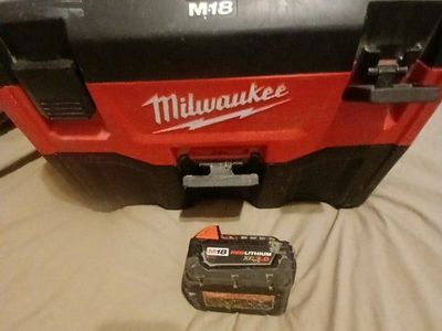 Milwaukee M-18 2 gallon wet/dry vac, 3ah Xc battery included