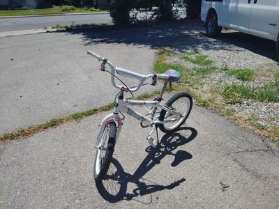 Girls White Cruiser Bike with Purple Seat and Pink Accents