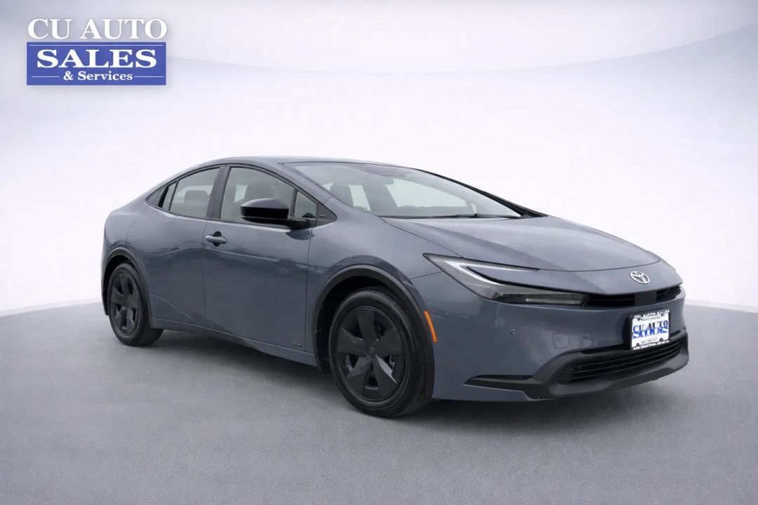 2024 Toyota Prius LE
