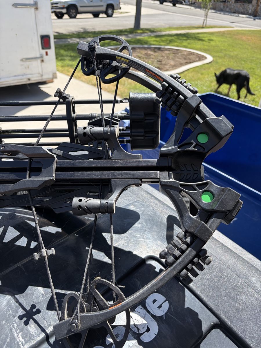 Hunting Crossbow with Scope - Excellent Condition, Ready for the Field