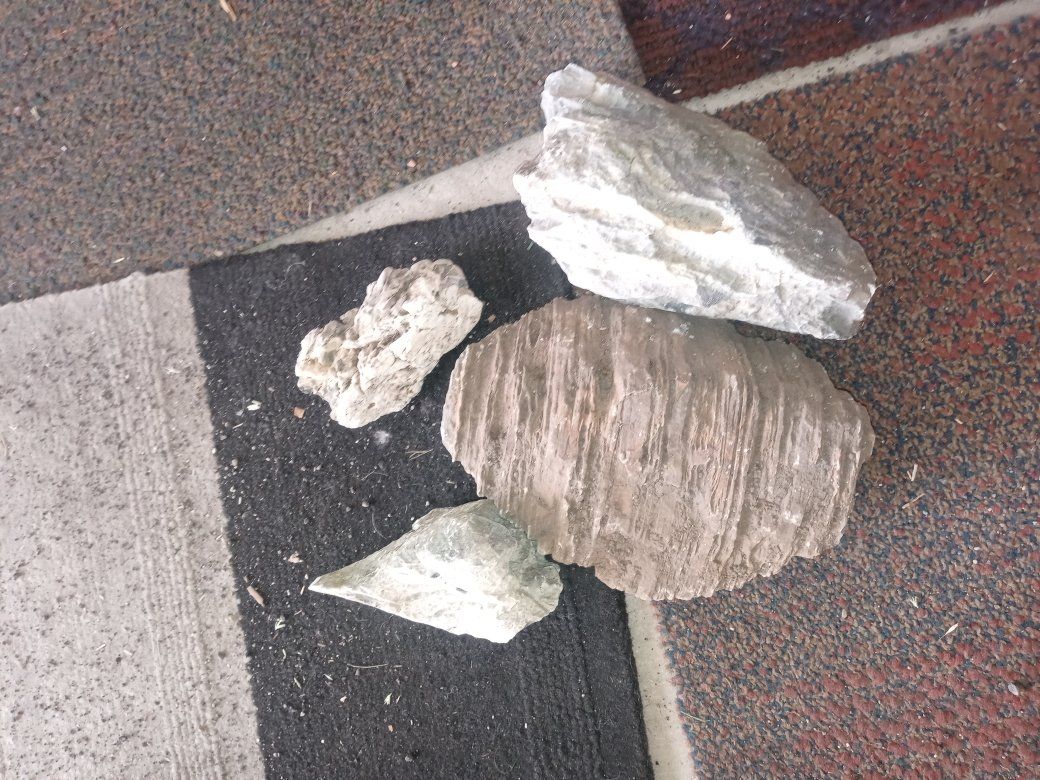 aquarium rock