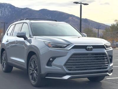 2025 Toyota Grand Highlander Hybrid MAX Platinum