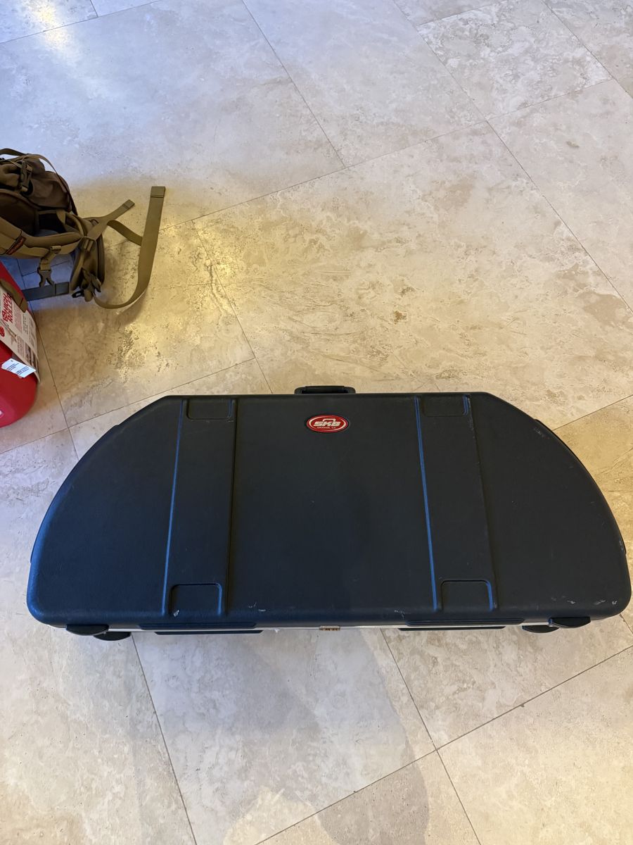 SKB archery bow case
