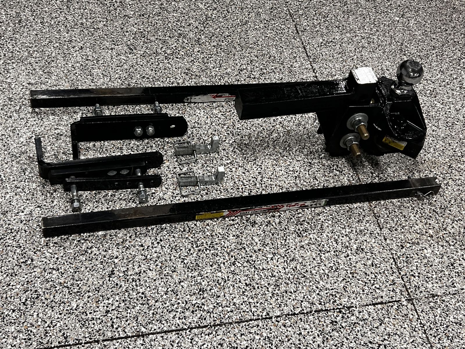 Equal-i-zer Weight Distribution Hitch – Model 90-00-0600