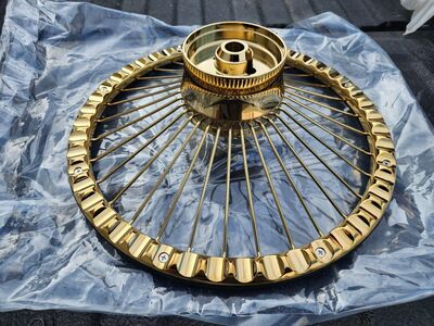 Gold spokes steering wheel