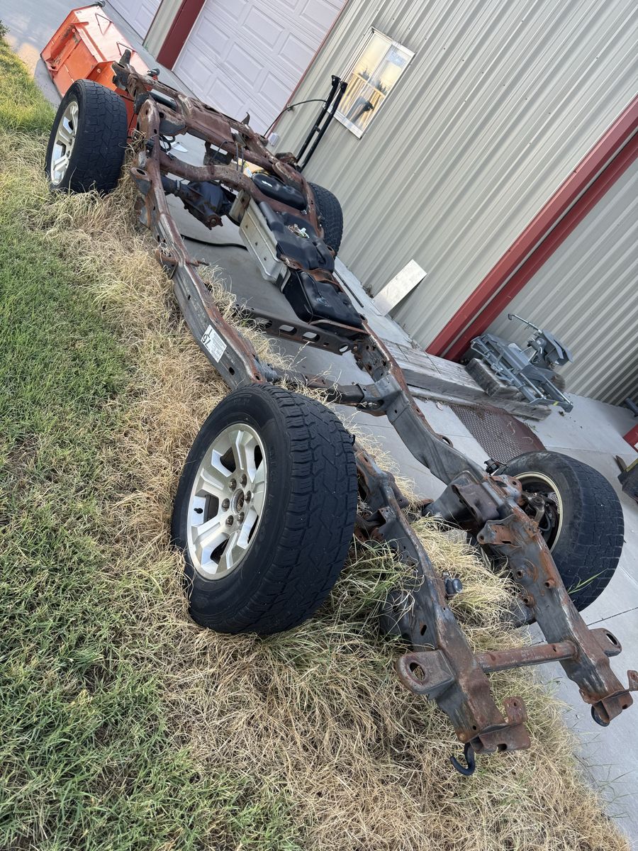Rolling Chassis 2004 Chevrolet Tahoe