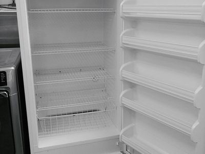 17 cf Upright Freezer~90 Day Guarantee~Frost Free