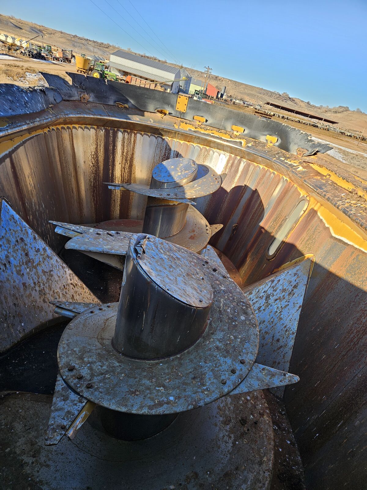 Haybuster Feed Mixer