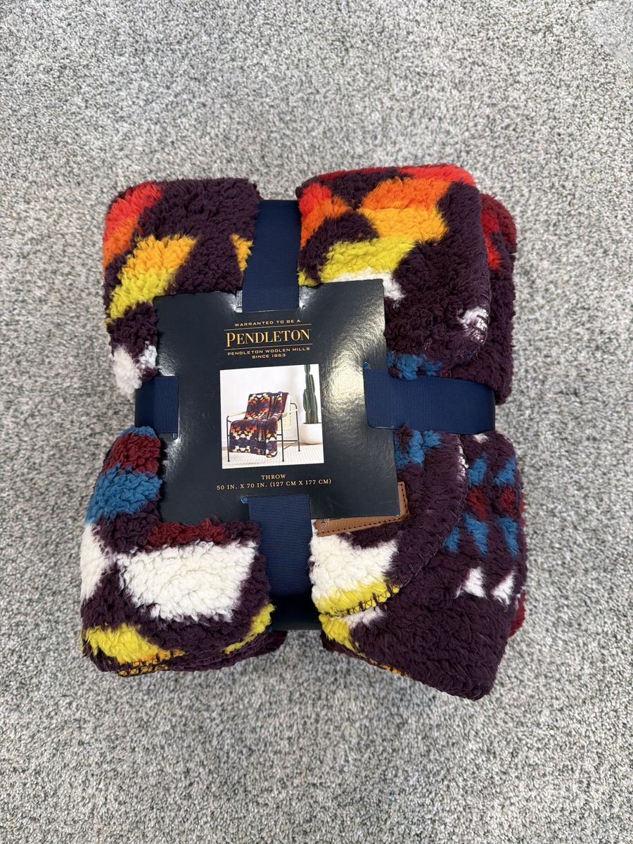 Pendleton Woolen Mills Southwestern Sherpa Fleece Throw Blanket, 50" x 70", Multicolor