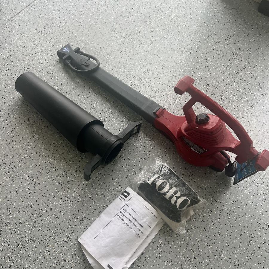 Toro outdoor blower / leaf pick up feature 