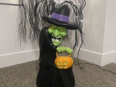 Target Hyde & Eek 23" Light Sound Witch Blow Mold Outdoor Halloween Prop