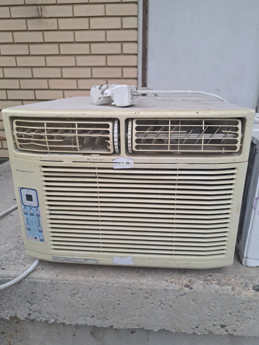Window Air Conditioner   Used