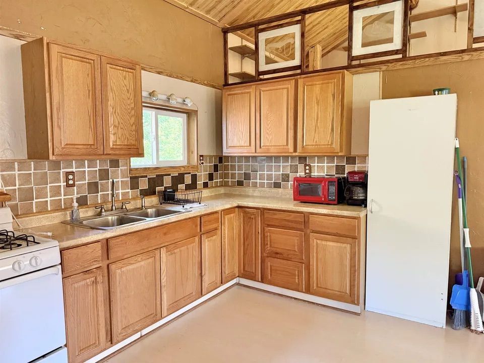 Main image 15