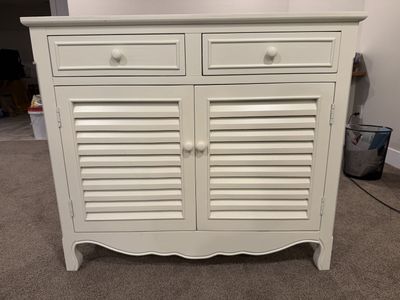 Free standing cabinet
