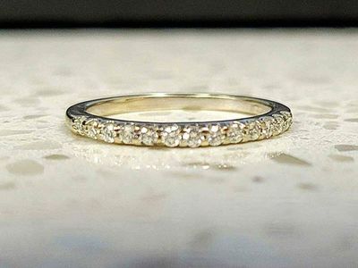 14k white gold 1/5 ctw size 6 diamond band