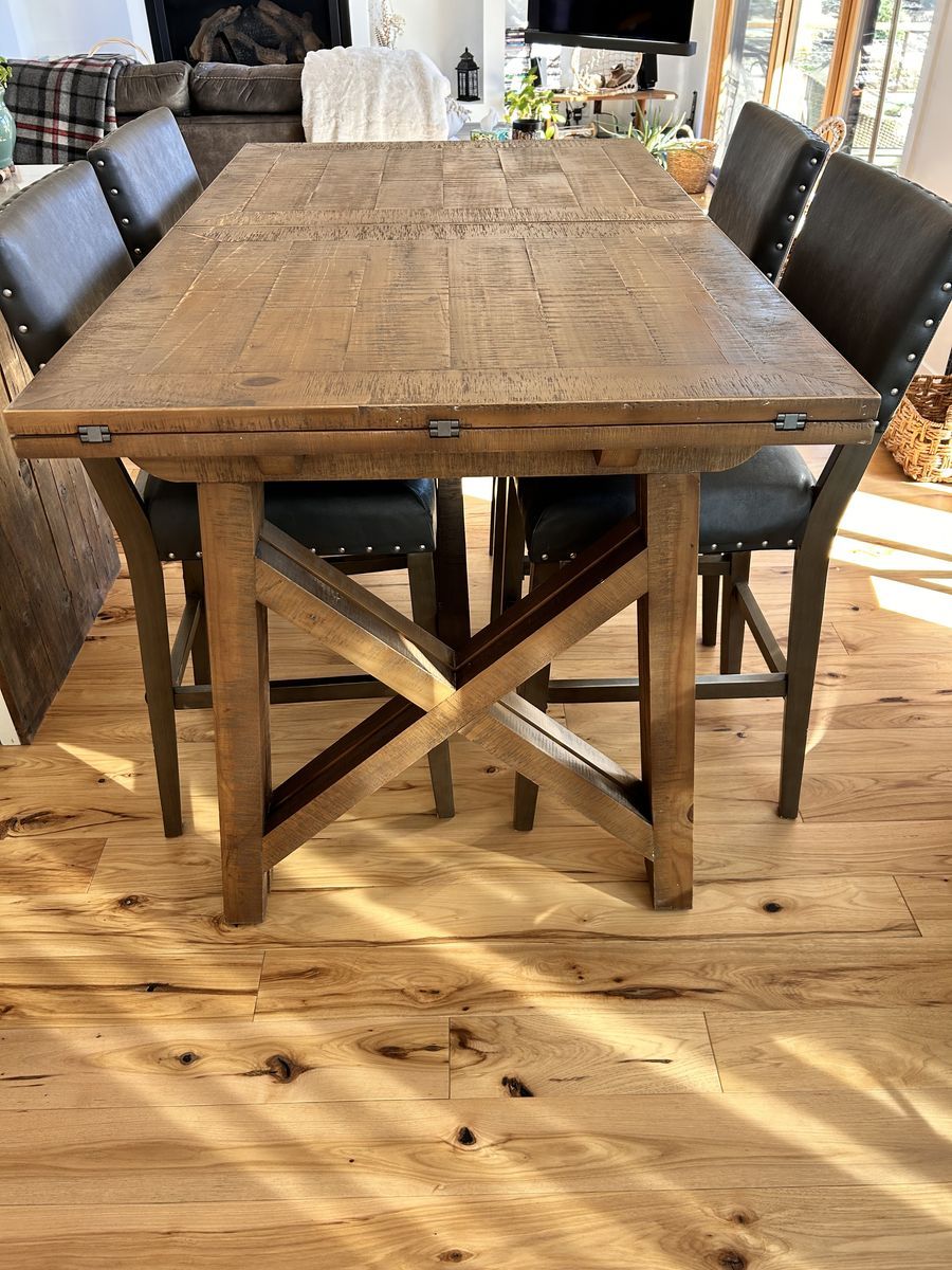 Farmhouse Dining Table & 4 Chairs