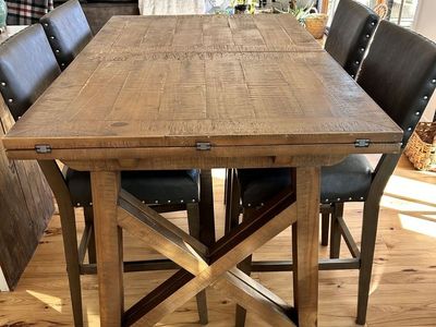 Farmhouse Dining Table & 4 Chairs