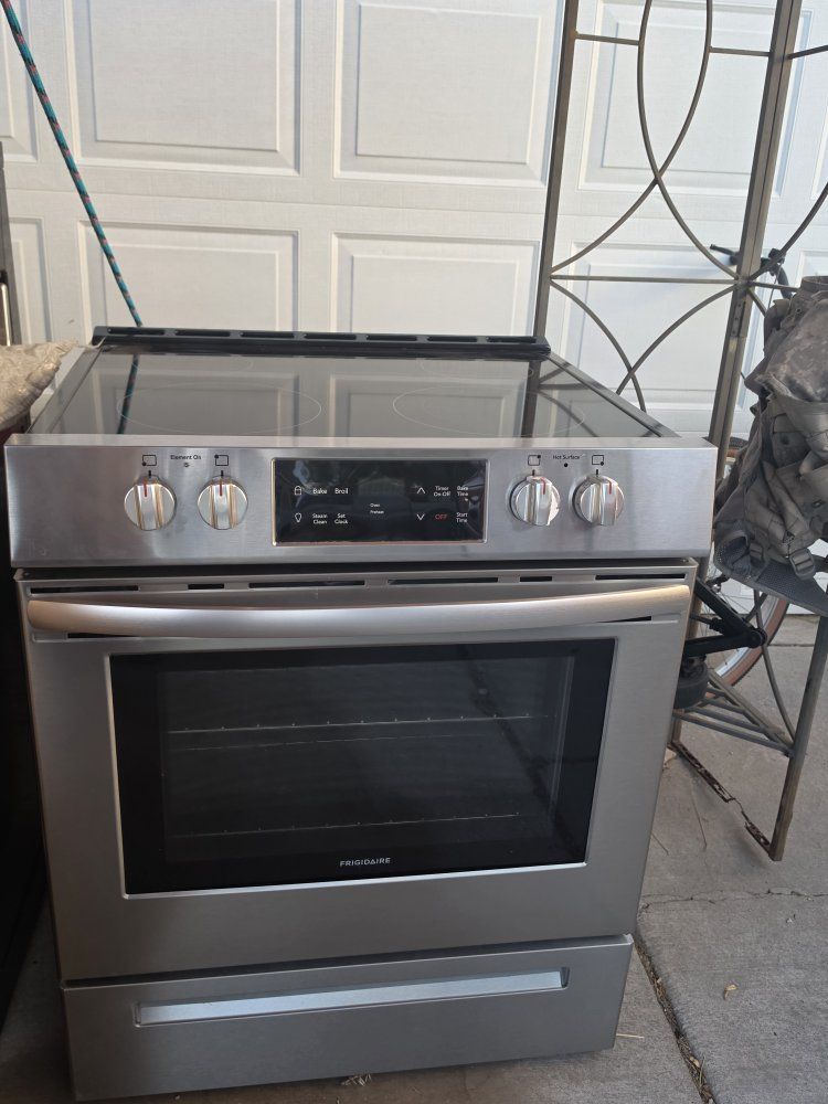 Frigidaire Range