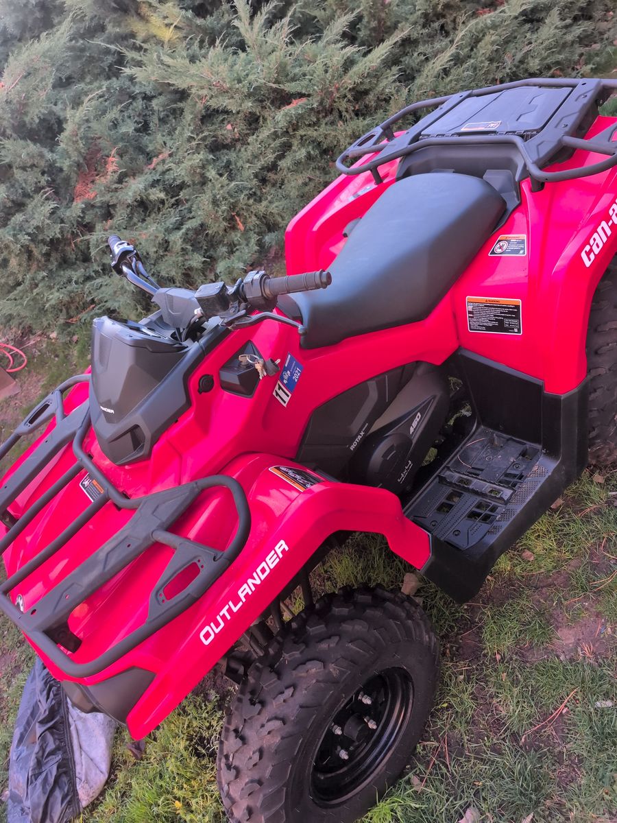 Very low miles. 2020 Can-Am outlander 450