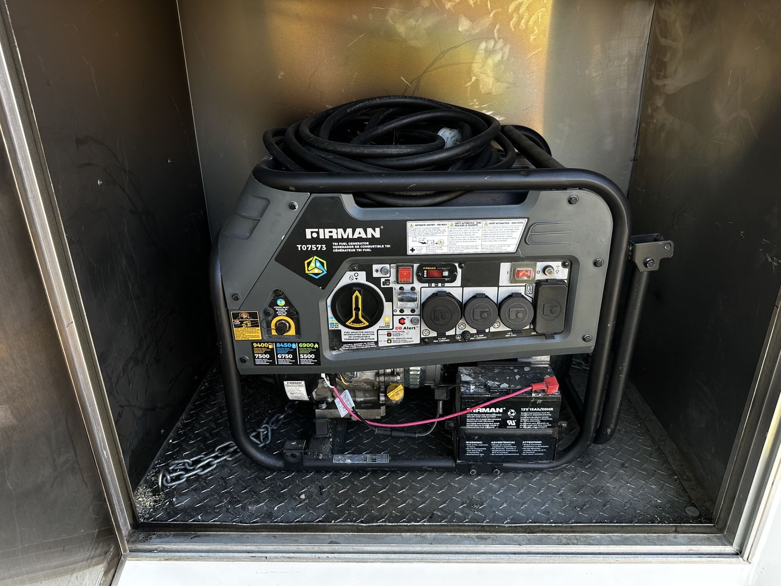Main image 6