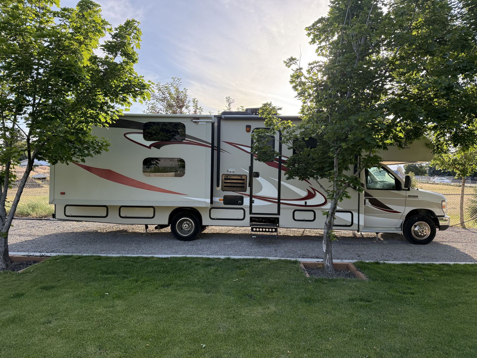 Motorhome RV - 2014 Jayco Class C - 31 XL