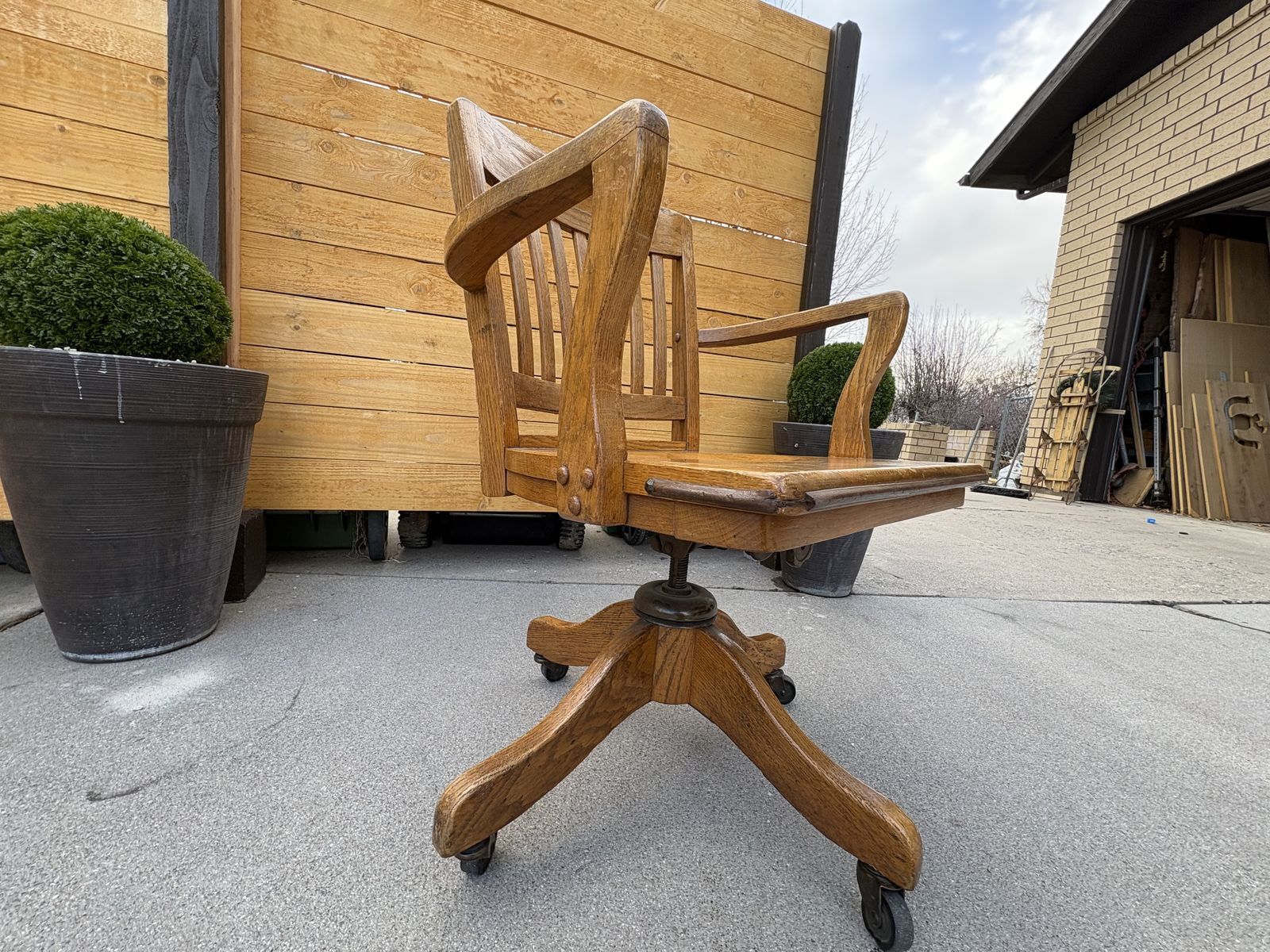 Fantastic antique wooden armchair, rolling swivel reclining desk chair. Bankers / lawyers style chair, vintage Desk chair
