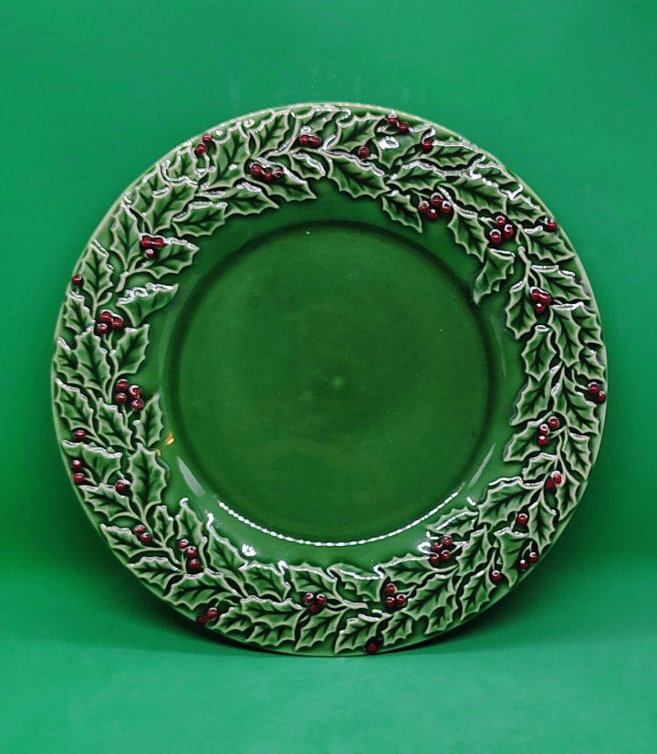 Nantucket Plate NHM3 Holly Berry