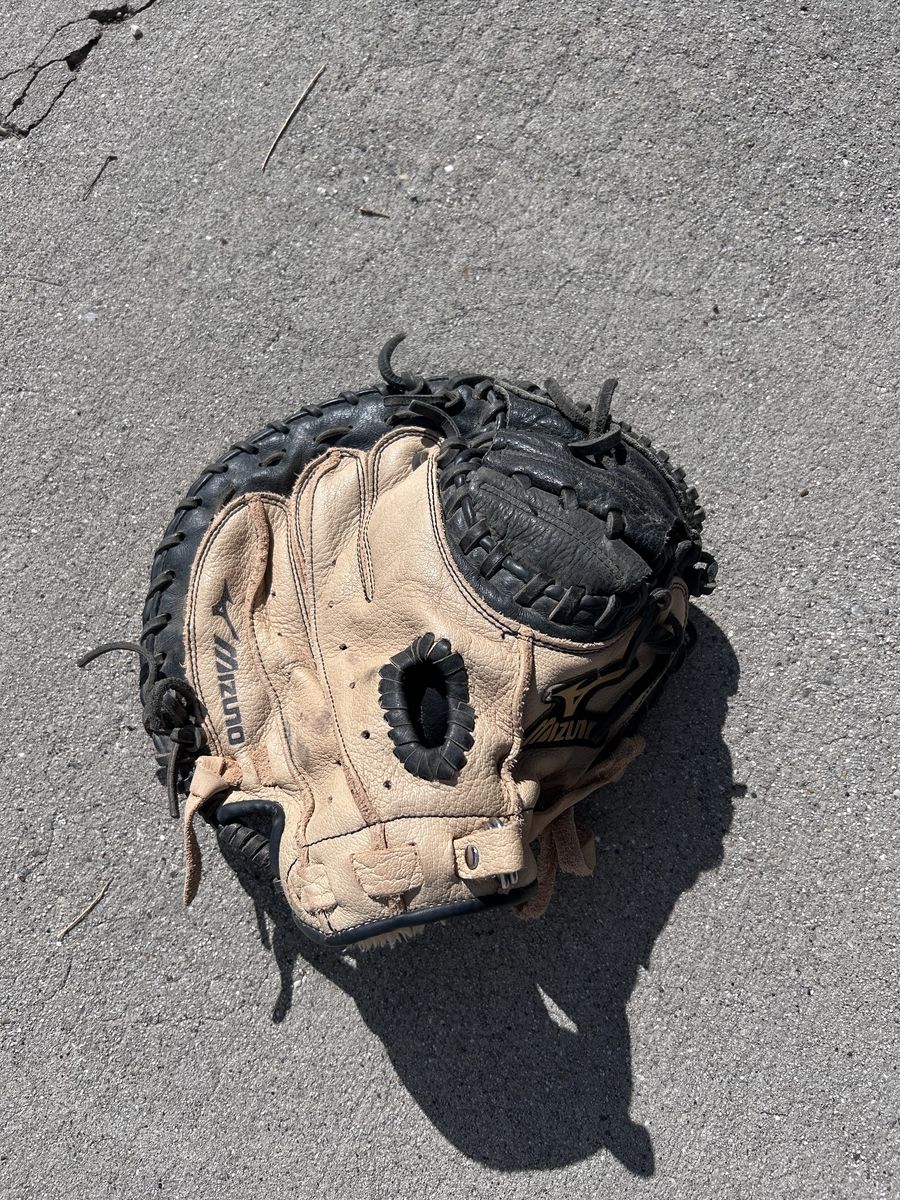 Mizuno Power Close Catchers Glove 32.5