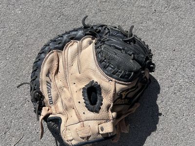 Mizuno Power Close Catchers Glove 32.5