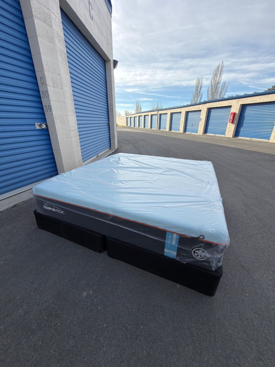 Tempur-Pedic LuxeBreeze King Size Mattress 