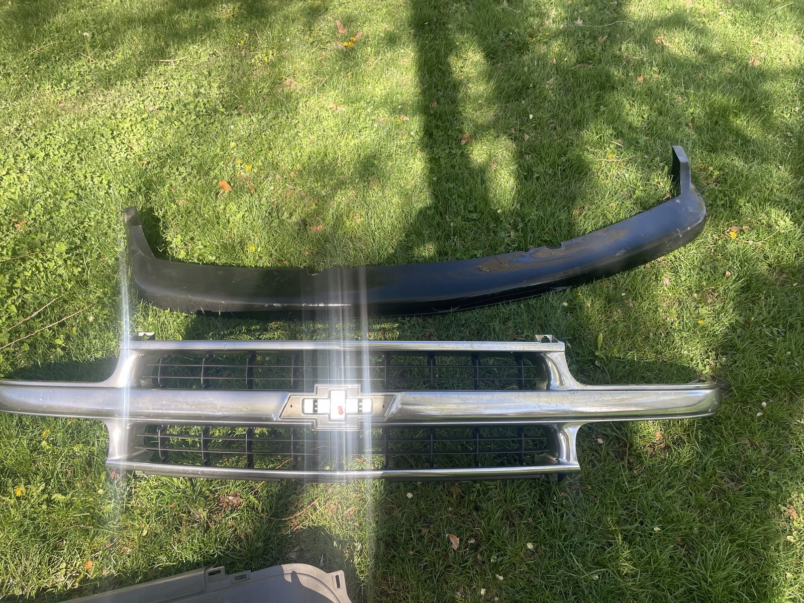 01 Chevrolet Front Grill