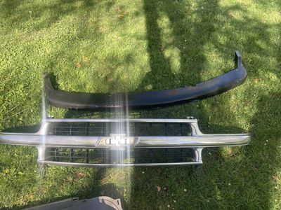 01 Chevrolet Front Grill