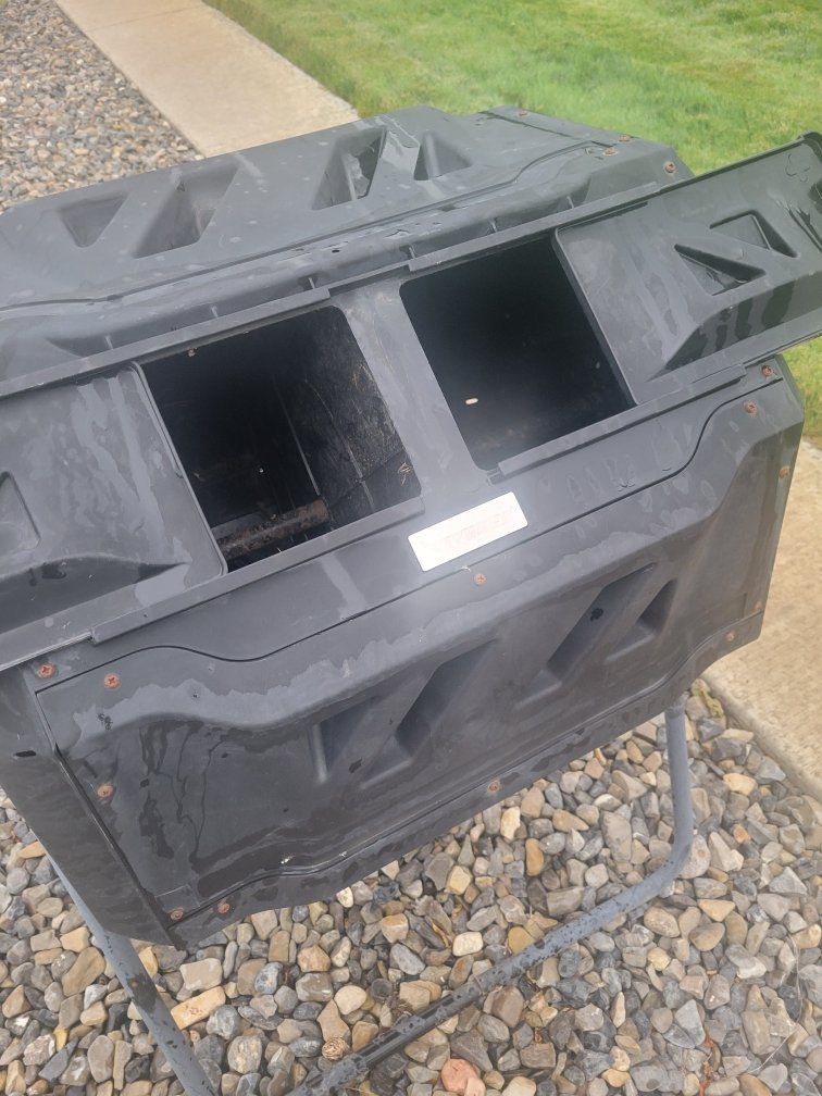 Tumbling Composter