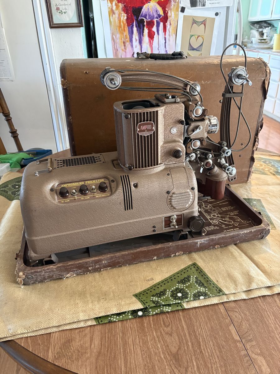 Amprosound Projector