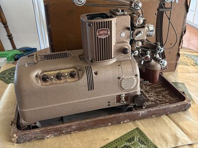 Amprosound Projector