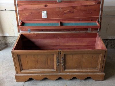 Lane Ceder Chest