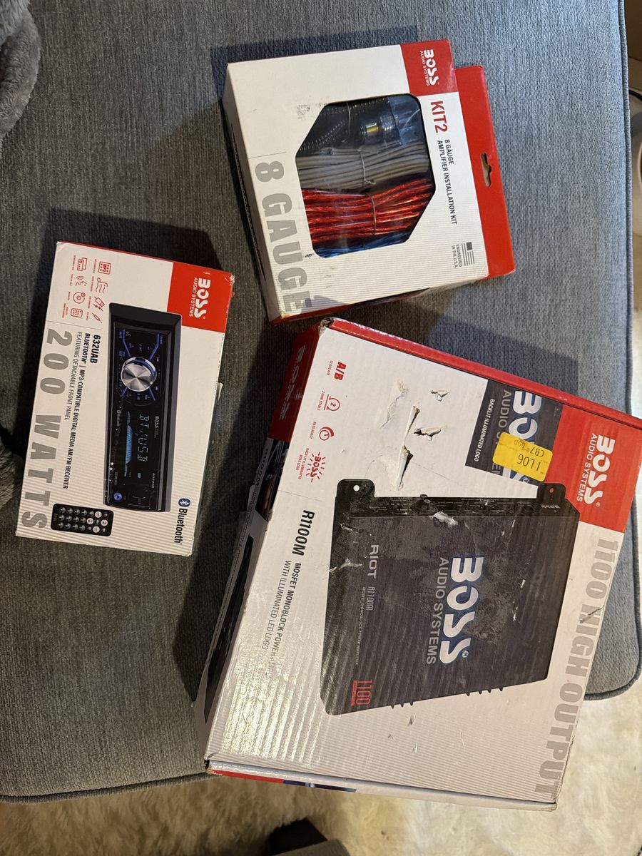 Boss Audio Systems Bundle: 632UAB Receiver, R1100M Amplifier, KIT2 Wire Kit
