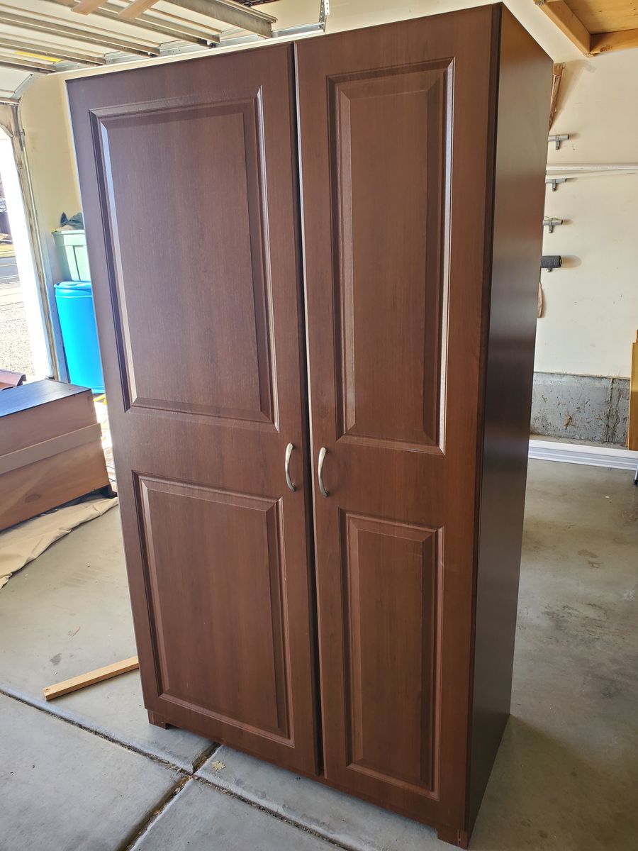 Wardrobe cabinet - Armoire