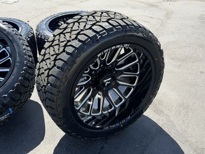 22” Fittipaldi FA18 22x12 -44 8 Lug 8x180 33” Sailun R/T 33x12.50R22 Chevy GMC 2500 3500