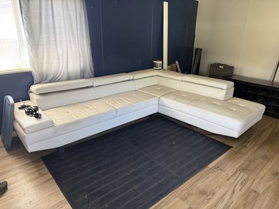 Modern White Sectional Sofa with Adjustable Headrests