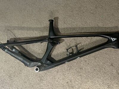 YT Izzo Xl 120-130mm Travel Frame Only