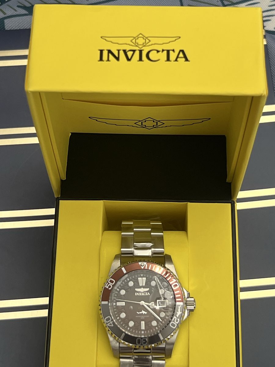 Invicta Pro Diver Men's Wristwatch Stainless Steel Red/Silver Bezel