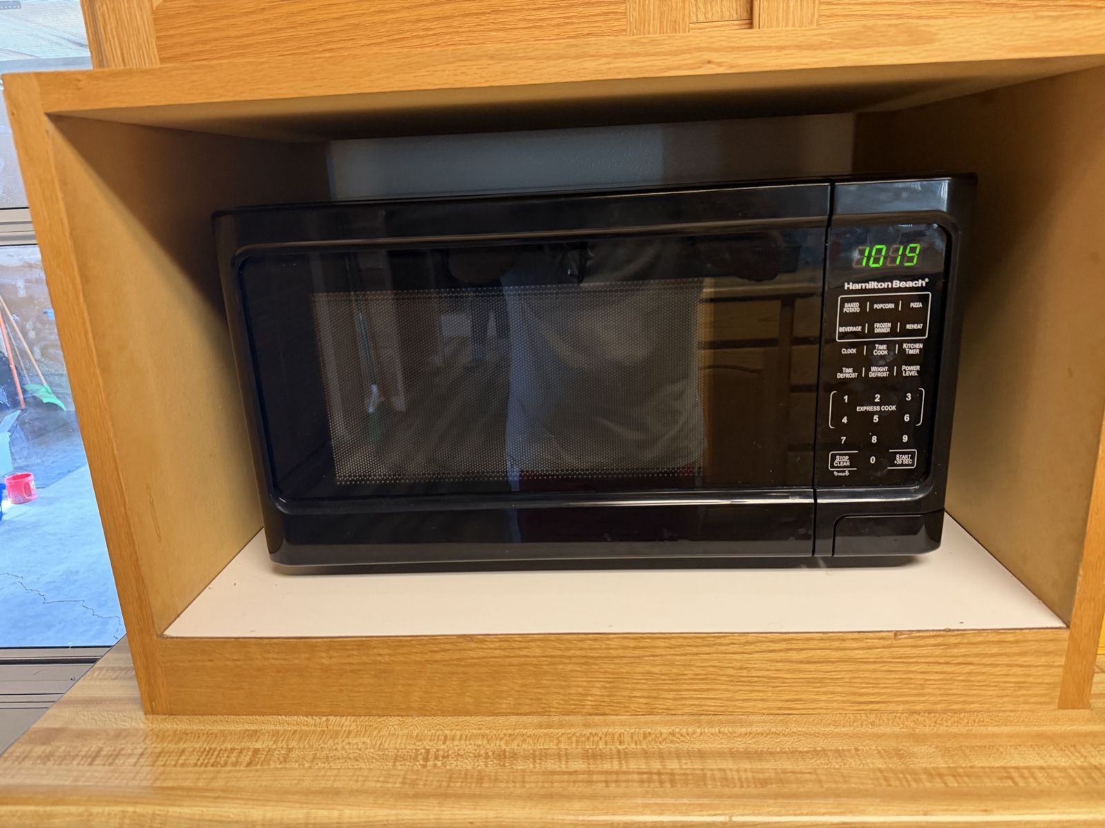 Hamilton Beach Black Countertop Microwave Oven