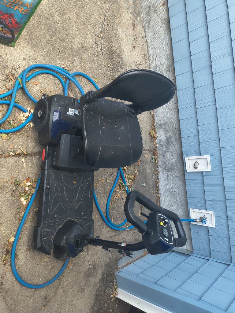 Main image 3