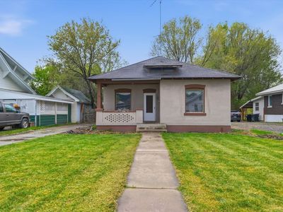 FIXER-UPPER OPPORTUNITY!