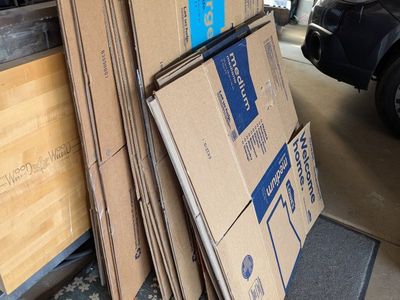 >25 Lowe's Moving Boxes - Bundle of Small, Medium & Large Cardboard Boxes