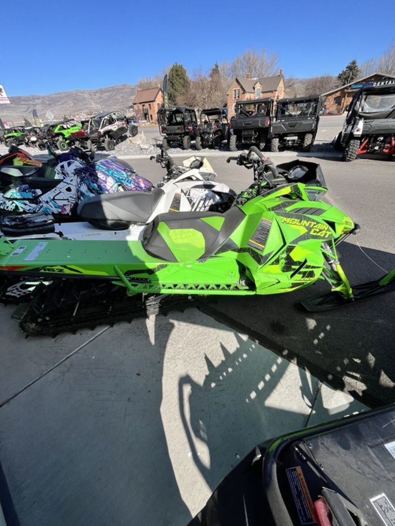 2017 Arctic Cat® M 8000 Mountain Cat (162)